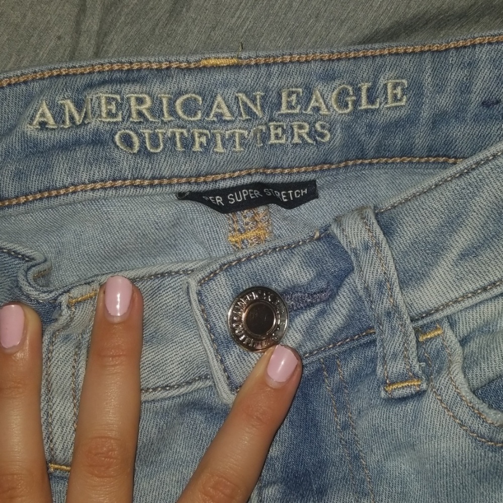 American Eagle Light Wash Jeans